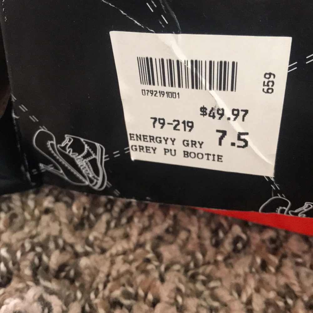Boots - Picture 5 of 5